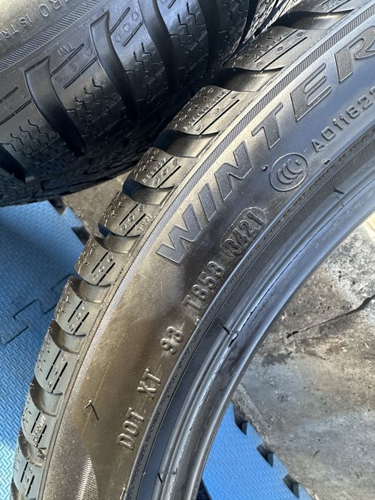 2бр. Pirelli 245/40/19 нови
