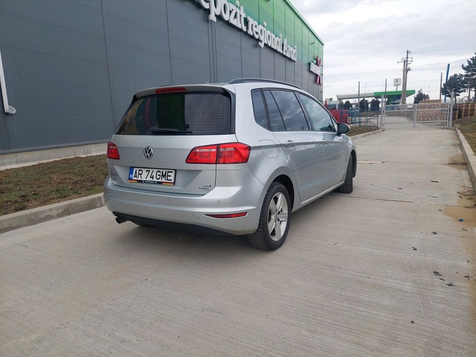 Vând Golf  7  PLUS. 1,6 Tdi.  110Cp.  An  2015
