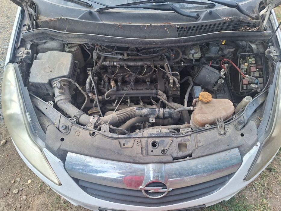 Dezmembrez opel corsa d 1.3 cdti
