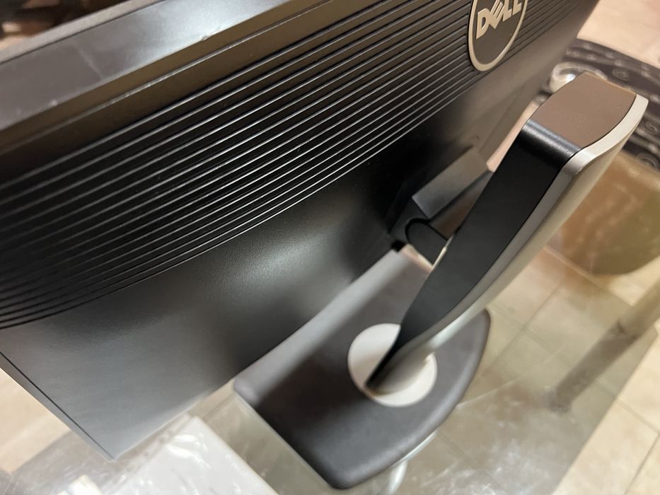 Монитор DELL  22