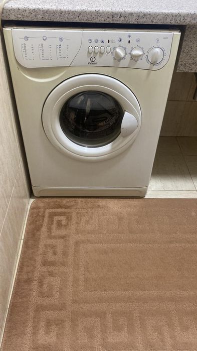 Стеральная машина Indesit