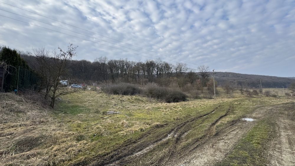 Teren intravilan de vanzare in Corunca