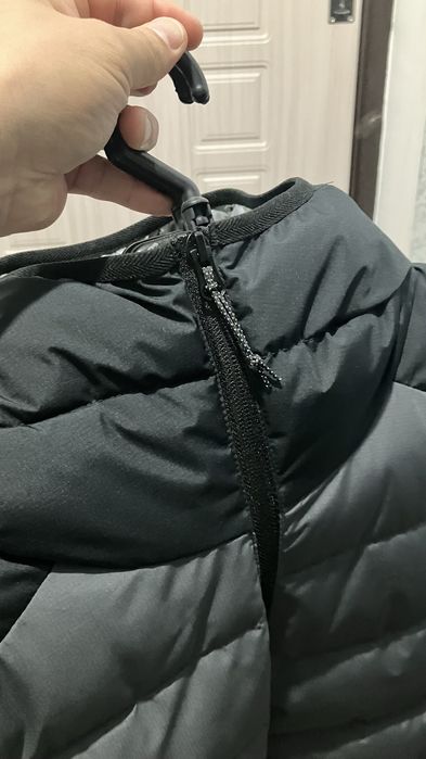 Продам куртку Зима висна