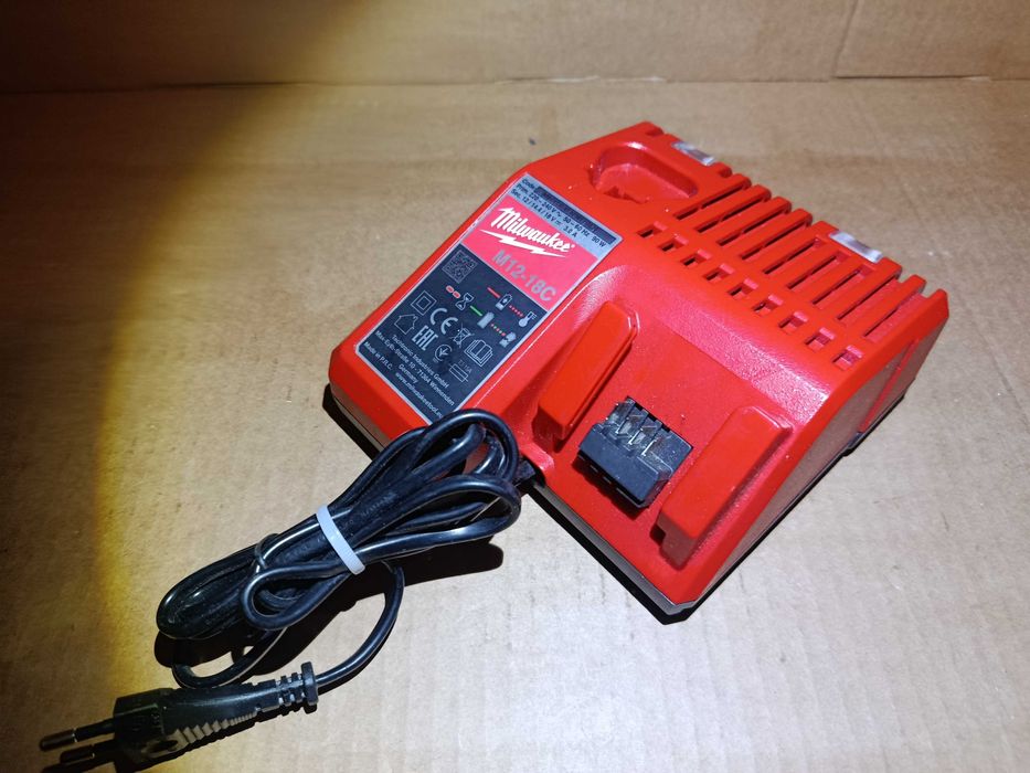 Milwaukee M12-18FC 12V 18V M18 incarcator rapid statie charger sursa