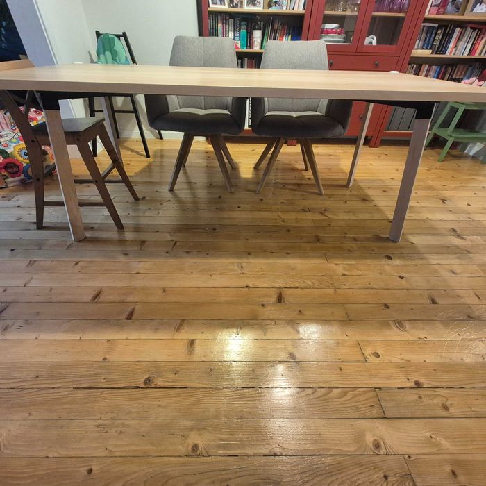 Продавам трапезарна маса IKEA 90x200