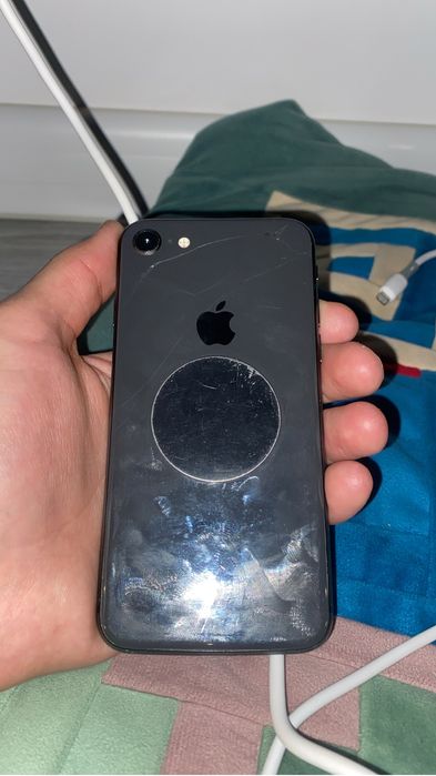 айфон 8 64гб.