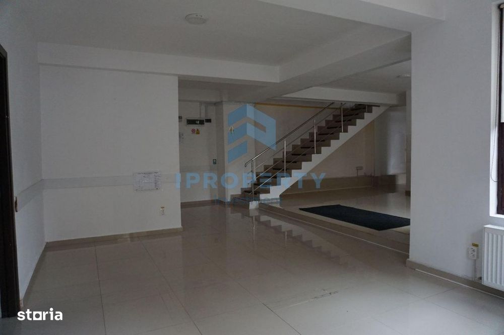 Comercial-Birouri | Piata Victoriei | 250 mpu | 18 Camere | Curte prop