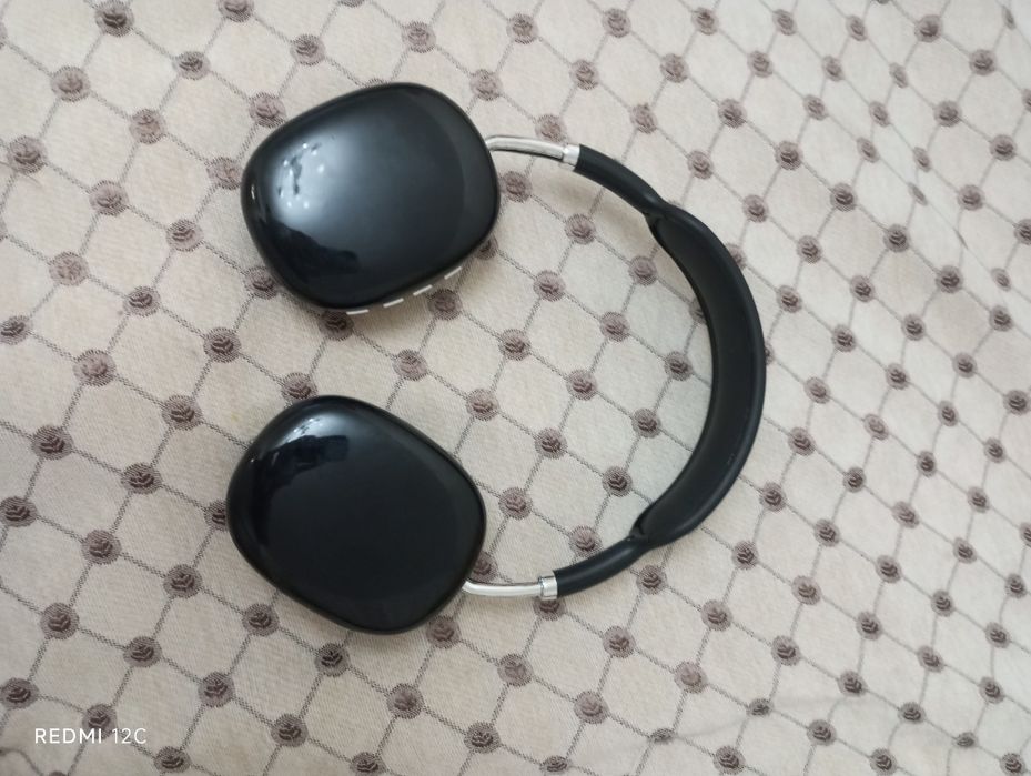 Продам наушники блютуз