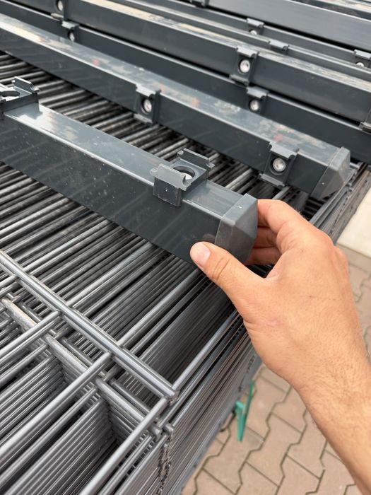 Set plasa 75 Metri Liniar  cu stalpi inclusi / plasa dubla pe lungime