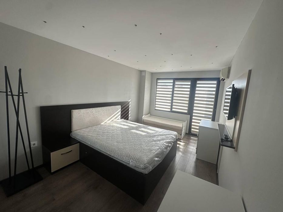 Дава се под наем Двустаен апартамент в Бургас, Славейков - 70 кв.м за 561 € - Снимка #6