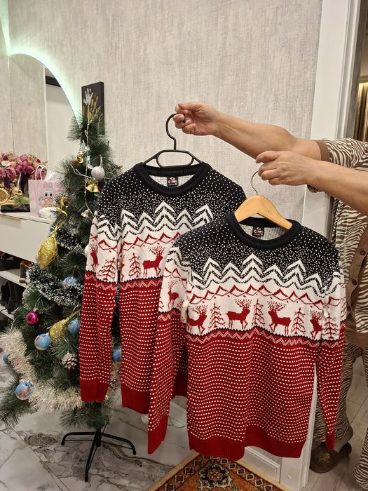 Новогодние джемпер с символикой