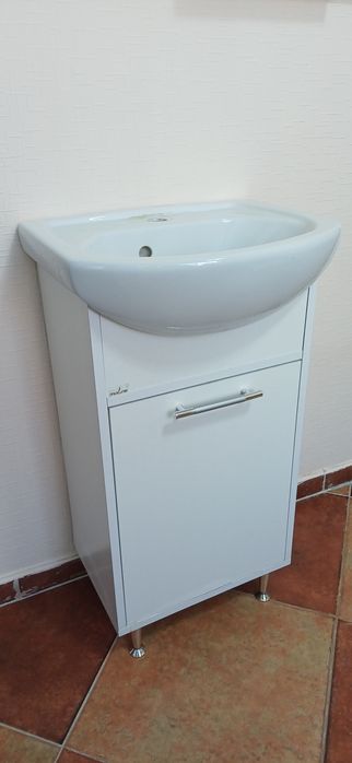 Раковина с тумбой