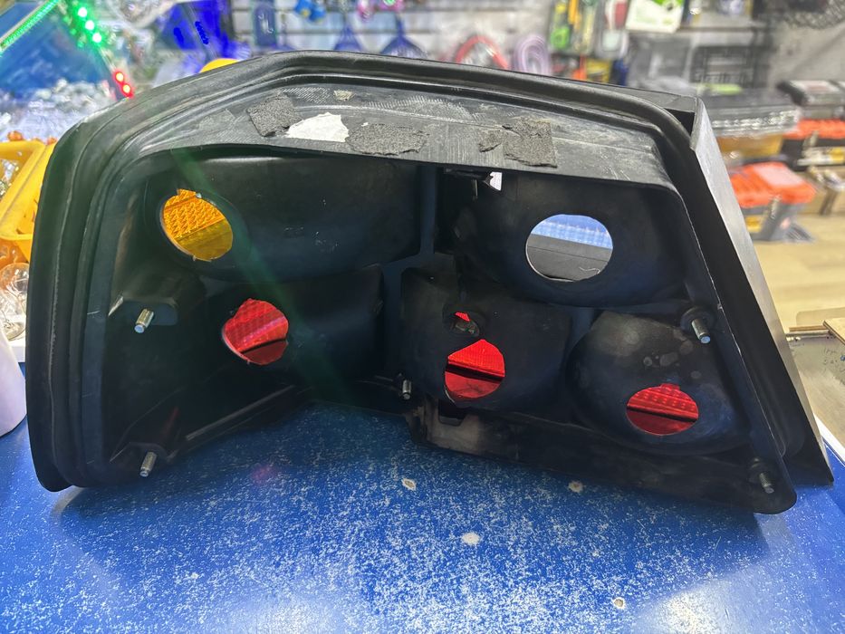 Задний фар 124 правая