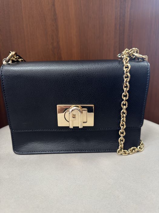 Черна чанта Furla