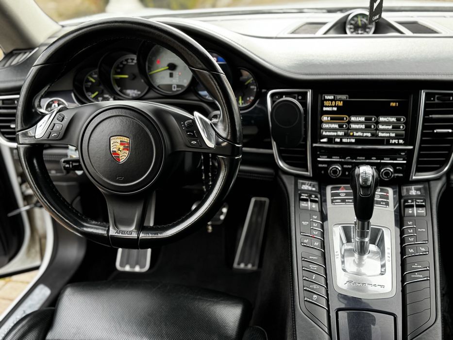 Porsche Panamera S E-Hybrid GTS Facelift