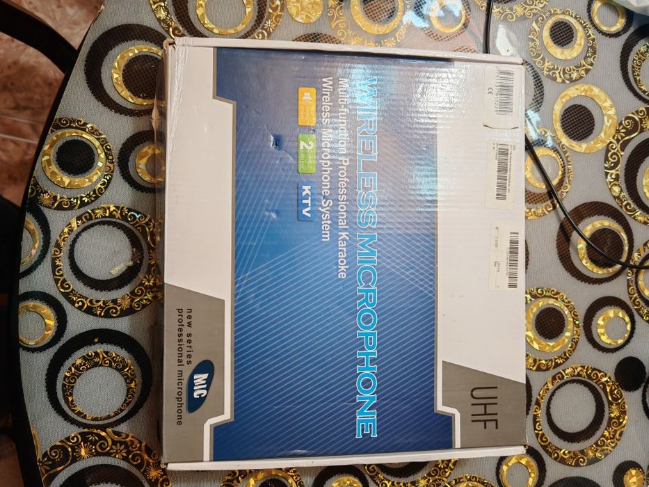 Микрофони безжични с ехо ефект, работят чудесно