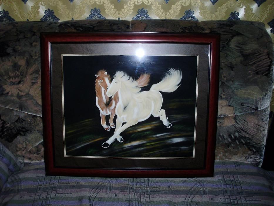 Картина 60×50.  Под стеклом. Из перьев.