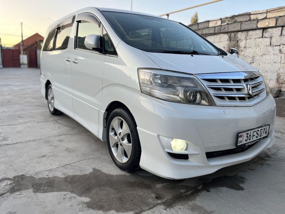 Тойота алфард.