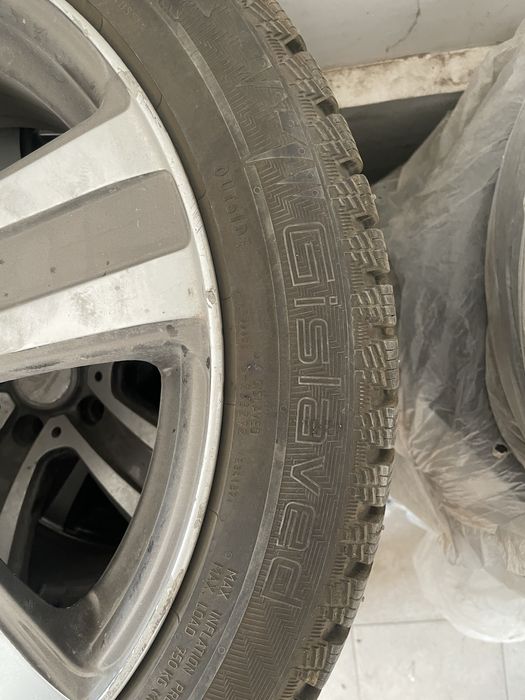 Шиповая резина 235/45/18