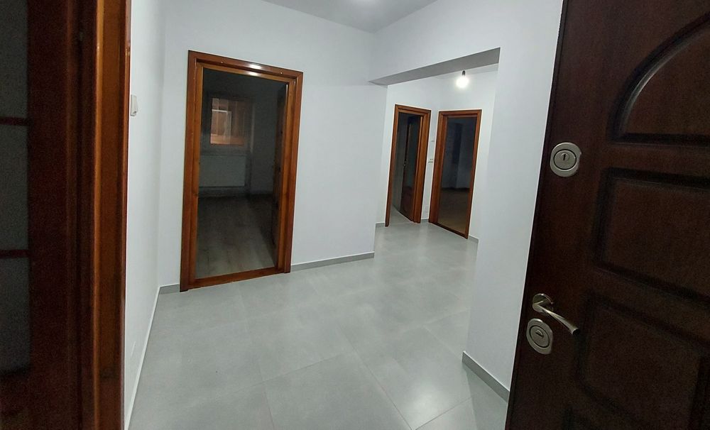 Apartament Pacurari 3 camere Renovat Et2/9