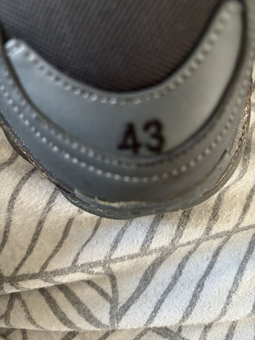 Balenciaga triple S grey