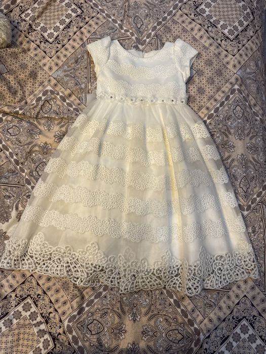 Продам красивое платье для девочки