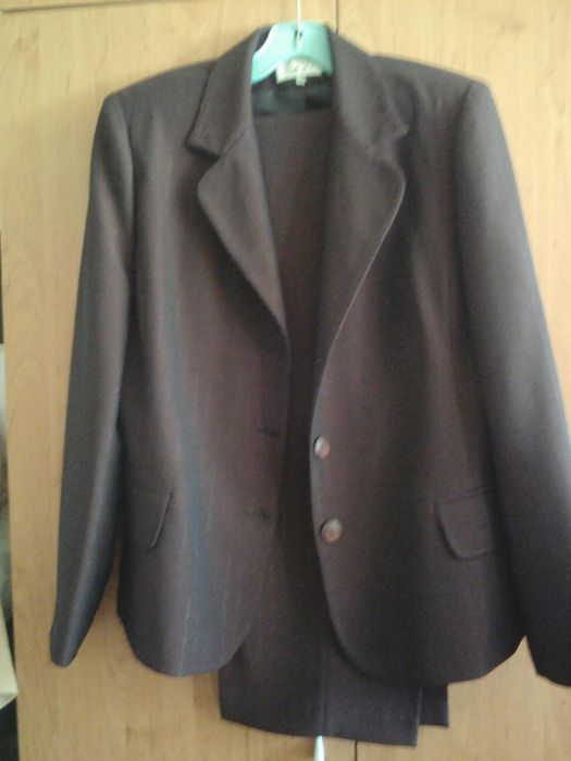 Дамски костюми