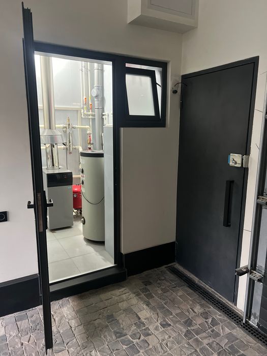 Современный дом с джакузи, летней кухней и кабинетами. 8 мин до метро