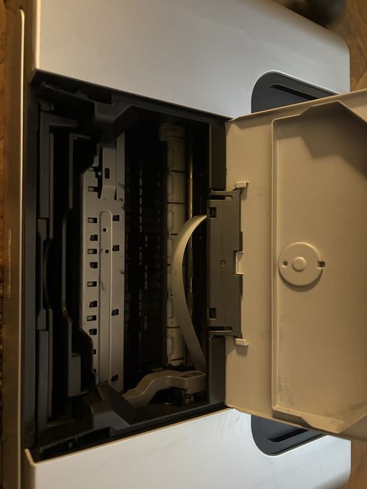 Принтери, скенер Канон.