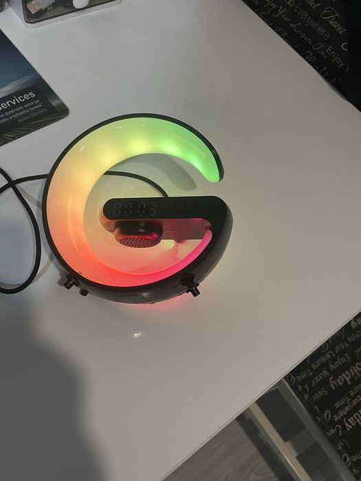 Incarcator wireless, boxa bluetooth fara duportul de se aseaza pe masa