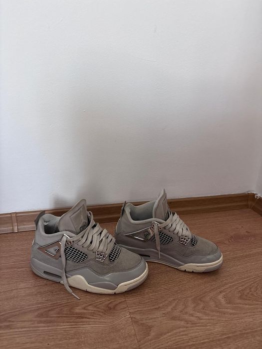 Adidași Jordan 4