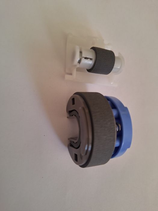 L8050 L18050 rolik podacha bumaga