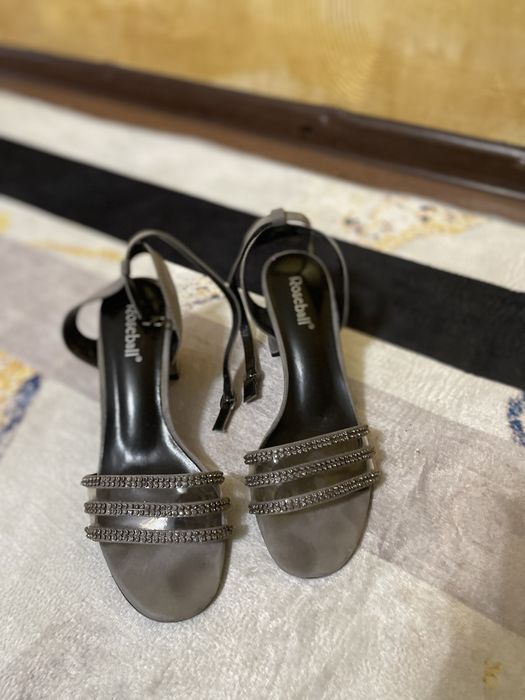 Вся обувь и туфли по 5000тг