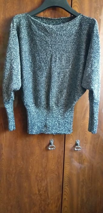 Новая куртка 46р.4000тг