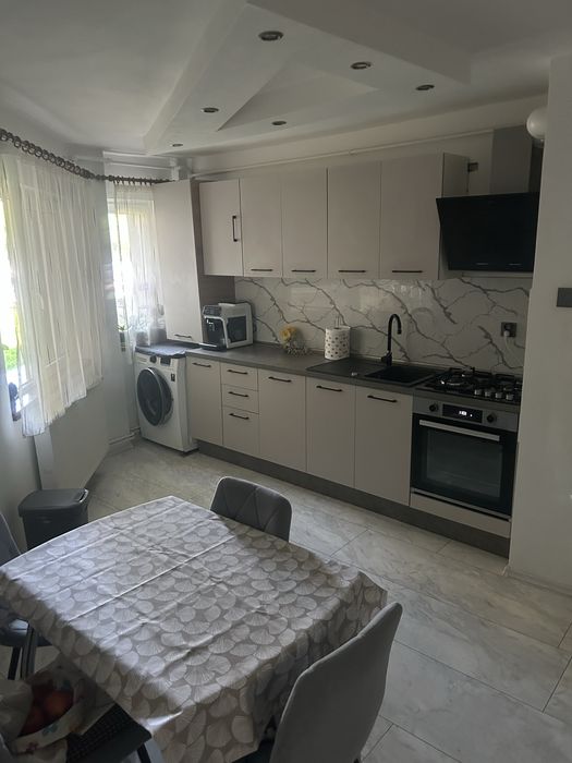 Apartament 3 camere M16 str.Careiului colt cu str.musetel