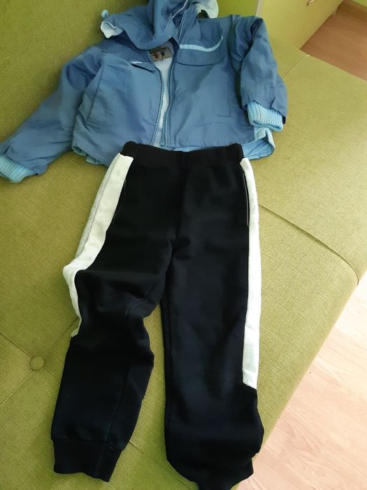 Курточка 1 000 тенге.