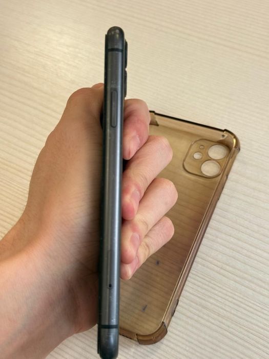 Продаю Iphone 11