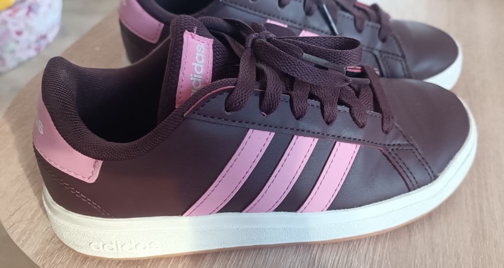 Adidas за момичета.