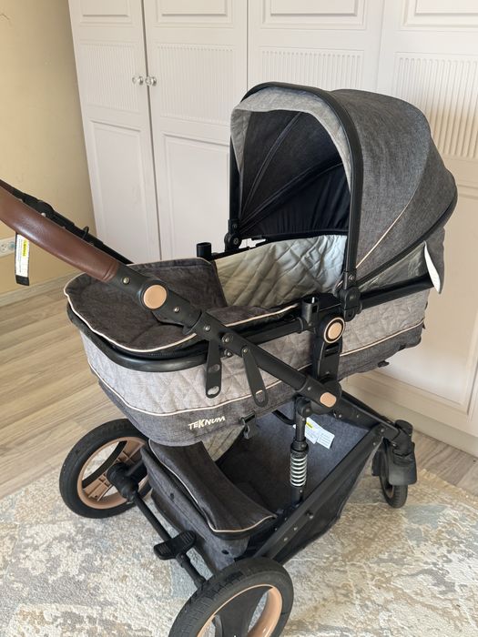 Коляска с люлькой