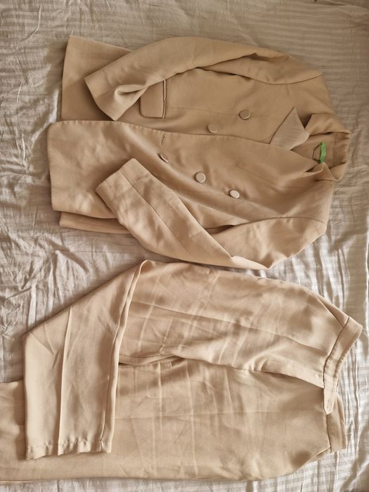 Комплект сако и панталони