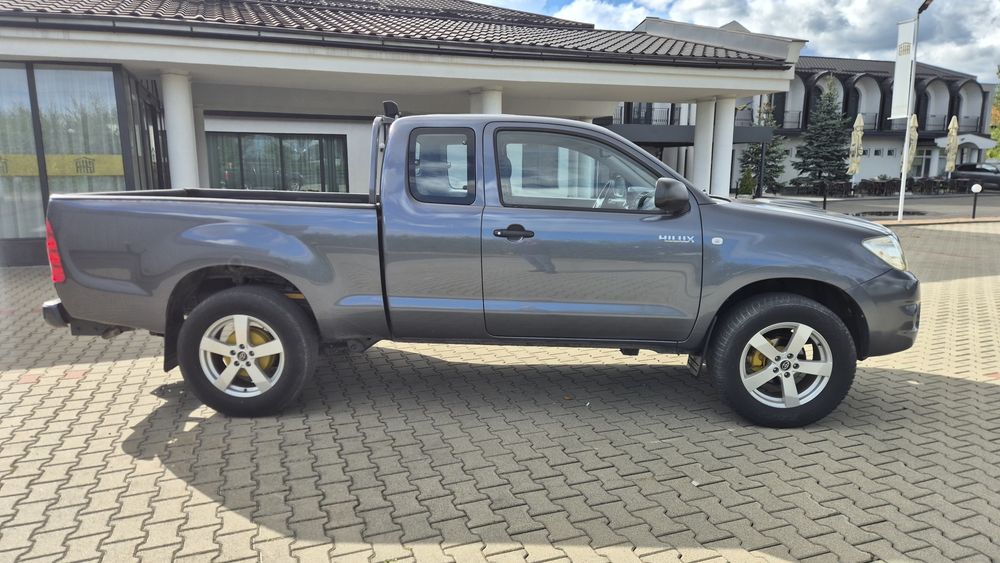 Toyota Hilux 2.5 D-4D Extra Cab – 2010 – 120 CP