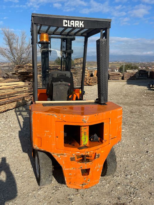 MOTOKAP CLARK - DPM 30 H - Продавам замяням с друг с по големи гуми.