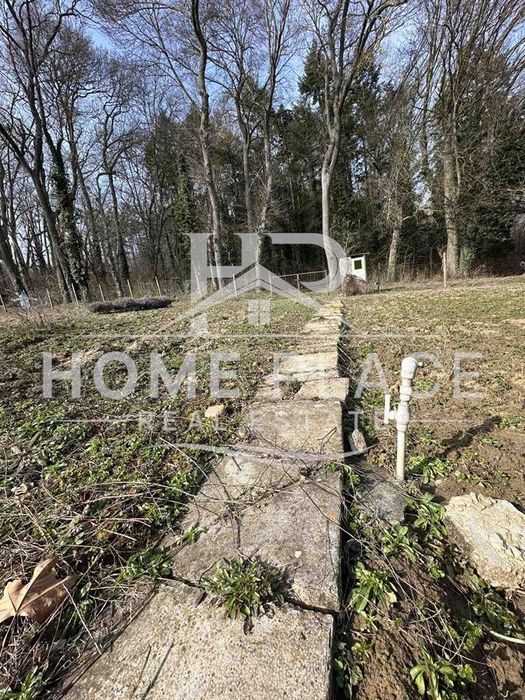 Парцел 1250 кв.м. с постройка в м-ст Боровец Север