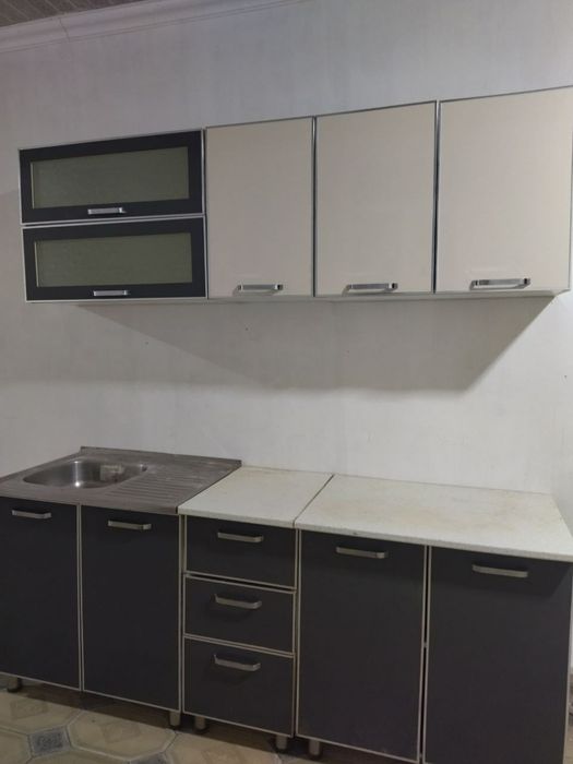 Кухонный мебель и уголок сатылады.