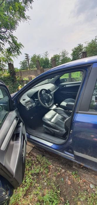 Dezmembrez  Opel astra h