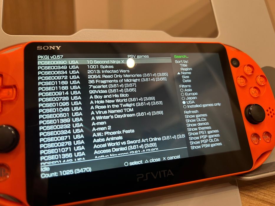 Sony PS Vita modat + jocuri