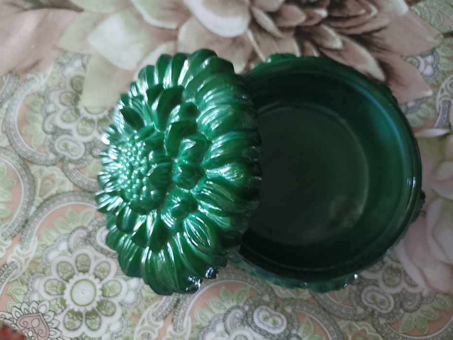 Шкатулка из малахитового стекла