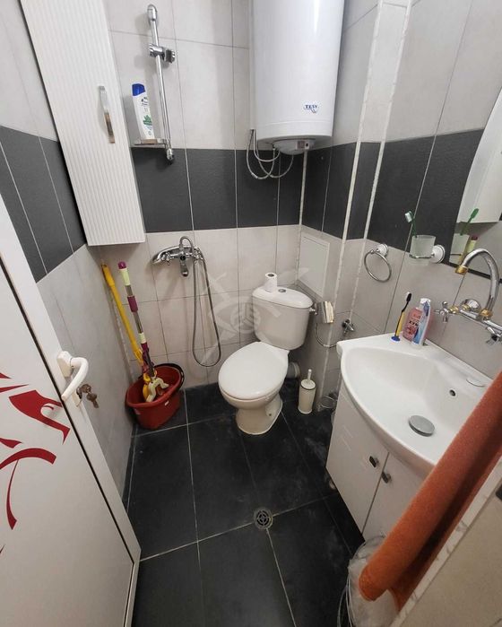 Продава се Двустаен апартамент в Бургас, Меден рудник - зона Д - 81 кв.м за 926 €/кв.м - Снимка #3