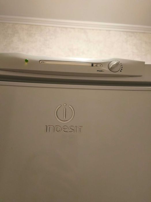 Холодильник Indesit