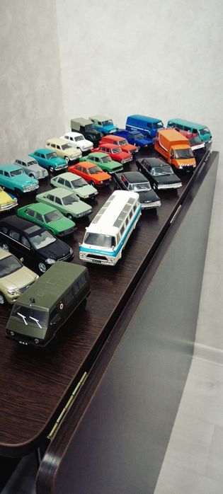 Коллекционные модели 1:43